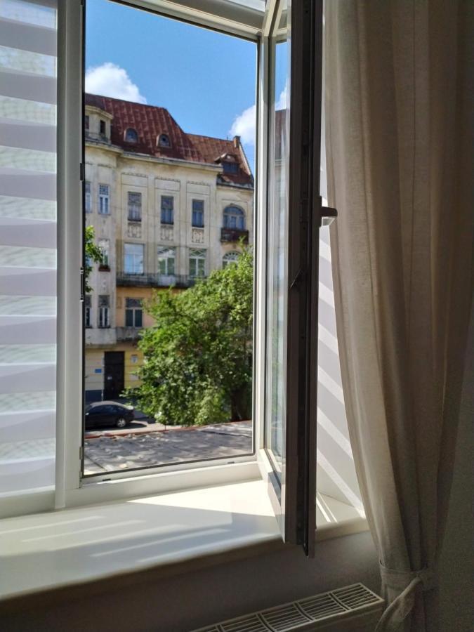 Двоповерхові Апартаменти Мілена У Центрі З Балконом Та Паркінгом Львов Экстерьер фото